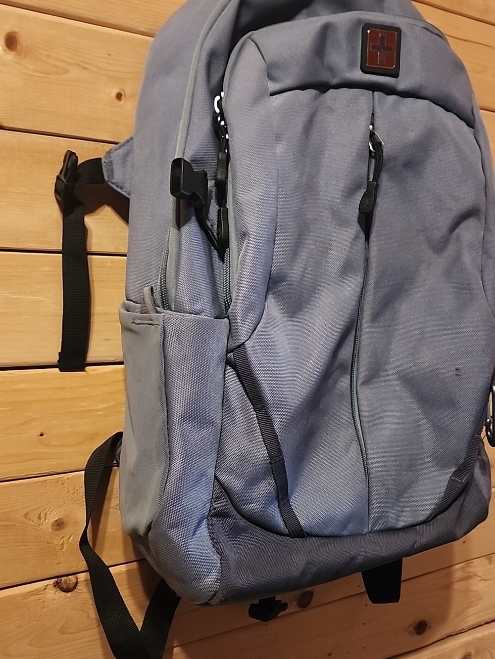 Swiss Tech Backpack - Picture 2 of 6